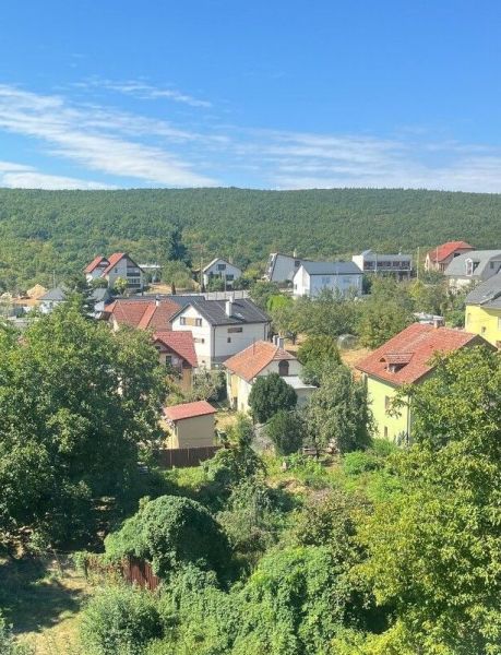 VÝNIMOČNÝ 3-IZBOVÝ BYT S VÝMEROU 117 m2, OBROVSKOU LOGGIOU A KRÁSNYM V