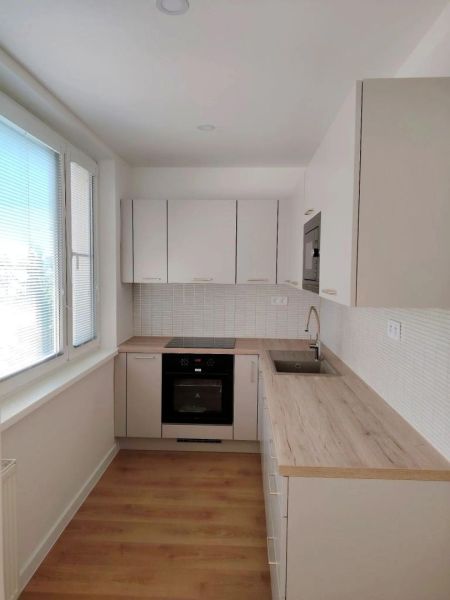 4-IZBOVÝ BYT PO KOMPLETNEJ REKONŠTRUKCII, BALKÓN– STARÉ MESTO