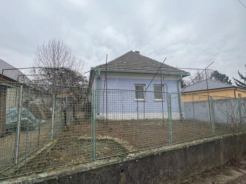 RODINNÝ DOM S POZEMKOM 2034 m2 SASINKOVO