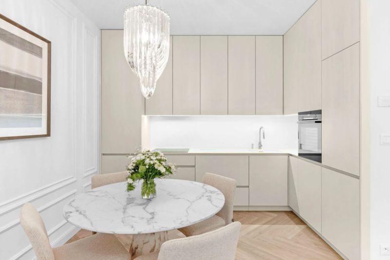 PREDAJ | DIZAJNOVÝ 2-IZBOVÝ APARTMÁN PÍNIA | VÝHĽAD NA SĹŇAVU