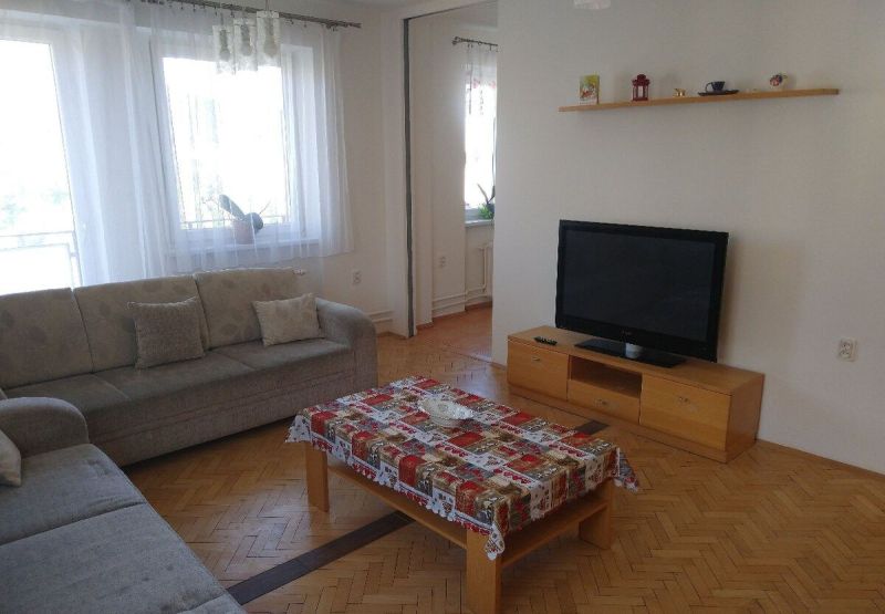 Prenájom priestranného 3-izbového bytu - 80m2 v centre Žiliny