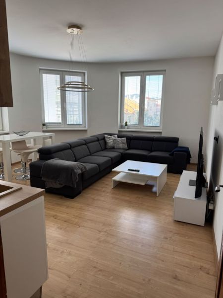 Na predaj 2 -izbový byt - 66 m² s balkónom po rekonštrukcii.