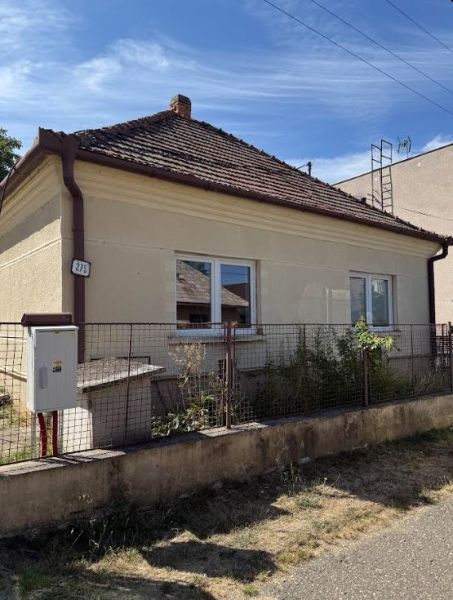 Predaj tehlového rodinného domu v obci Rúbaň