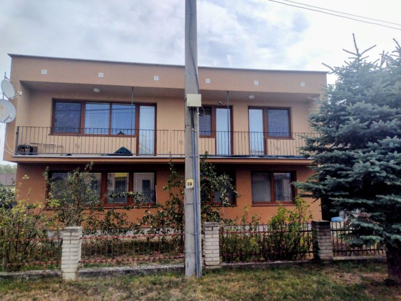 RODINNÝ DOM S POZEMKOM 712 M2 DUCOVÉ