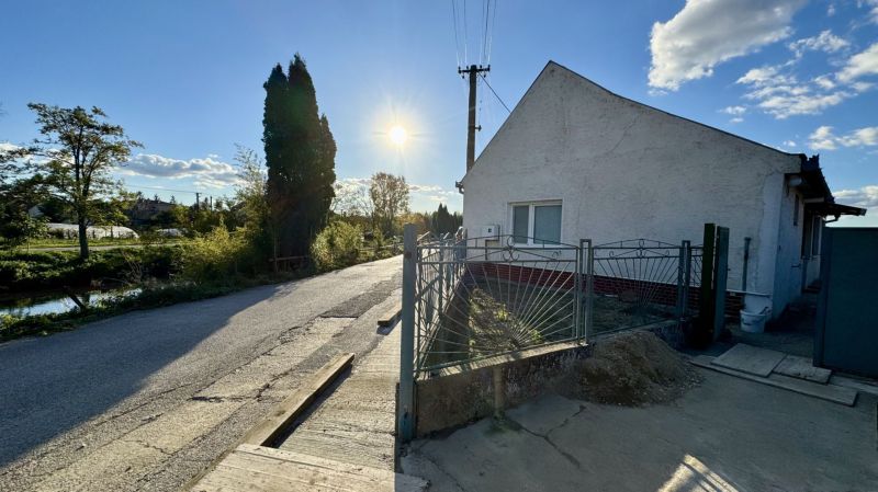 Rodinný dom s pozemkom 605 m2 - Tureň