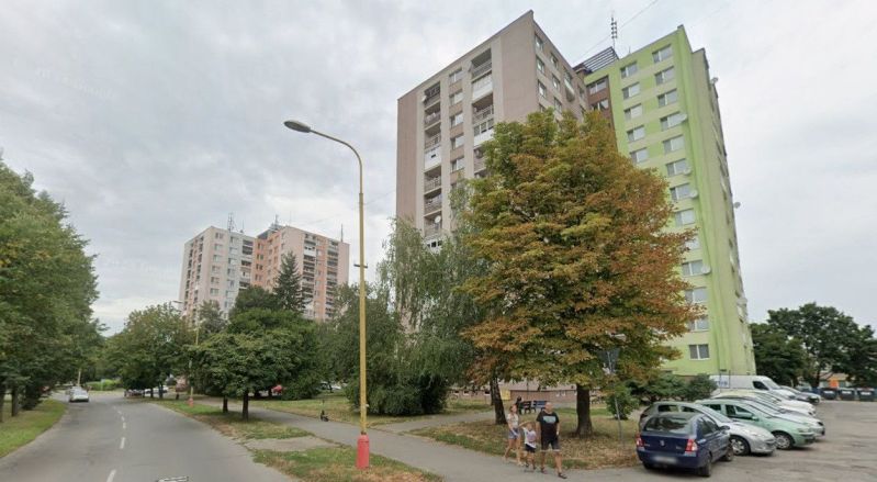 PREDAJ : 2-IZBOVÝ BYT S BALKÓNOM – MICHALOVCE, STRÁŇANY