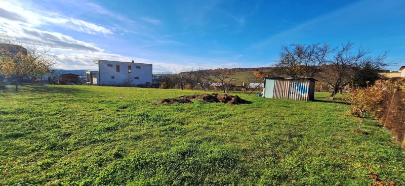 Na predaj pozemok o rozlohe 1 449 m² so záhradou a studňou v Humennom