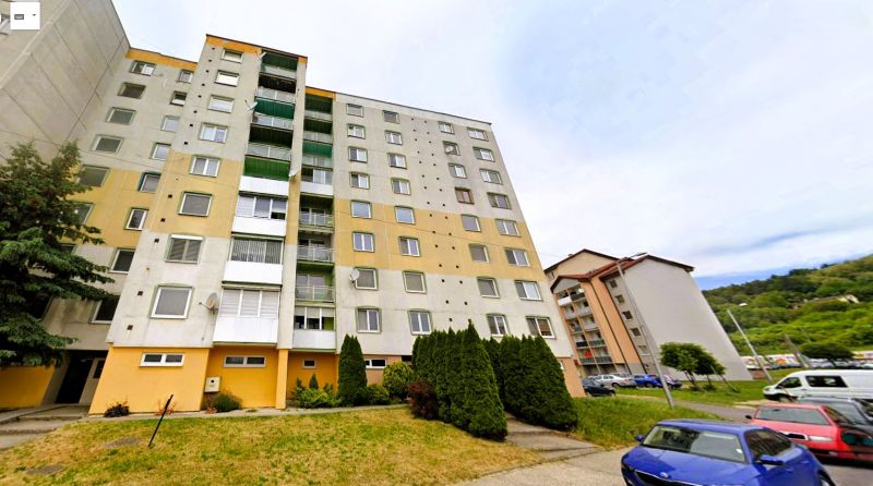 Na predaj 3-izbový byt po čiastočnej rekonštrukcii na sídlisku Lúčna