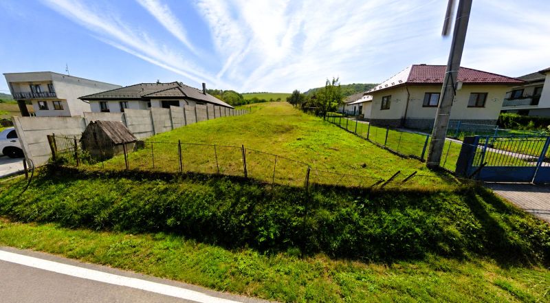 Slnečný pozemok 2 300 m² s vlastnou studňou – ideálny na rekreáciu, ch