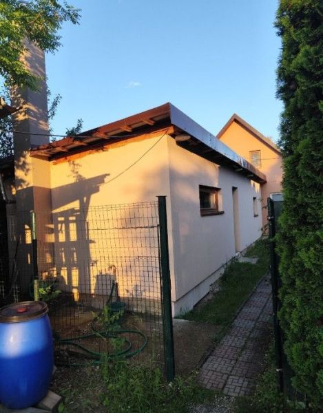 Chata pri rybníku – Trenčianske Stankovce