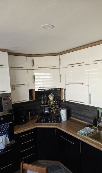 Na predaj priestranný 3-izbový byt s balkónom – Strážske