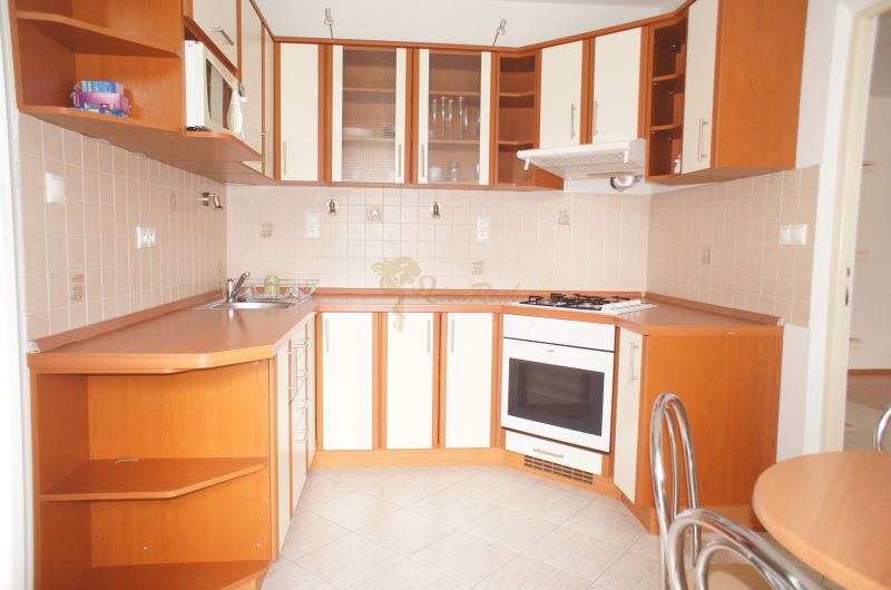 3-izb. byt, Lackova ul., Karlova Ves, veľká lodžia, 7 p./10
