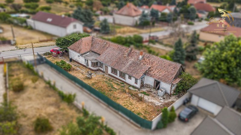 Rodinný dom s potenciálom 2 bytových jednotiek alebo podnikania s býva