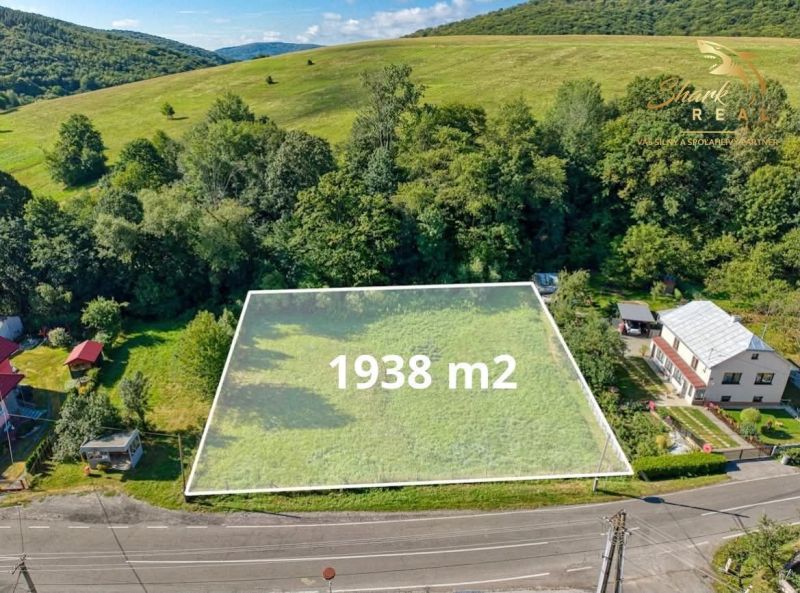 Väčší stavebný pozemok vo výmere 1938 m2 s možnosťou rozdelenia v tich