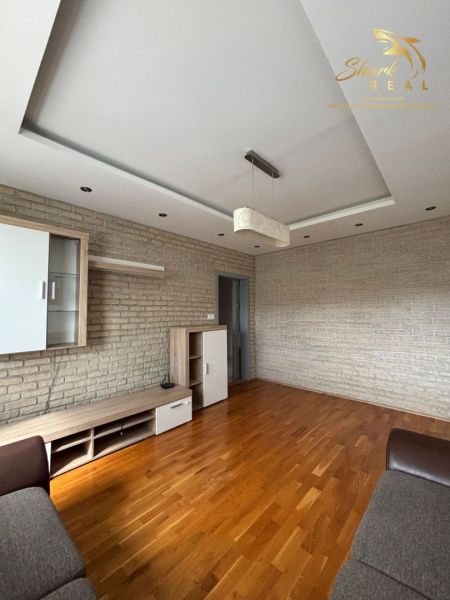 4-izbový byt s balkónom na skok od centra , s dvomi pivnicami a výborn