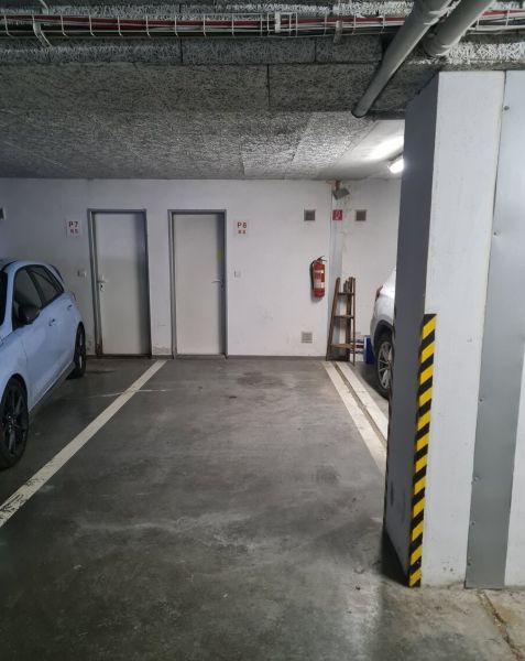 PREDAJ - Garážové státie na  Horskej ulici  - Parkovacie miesto v garážach na ulici Horská v Bratislave - Krasňanoch.