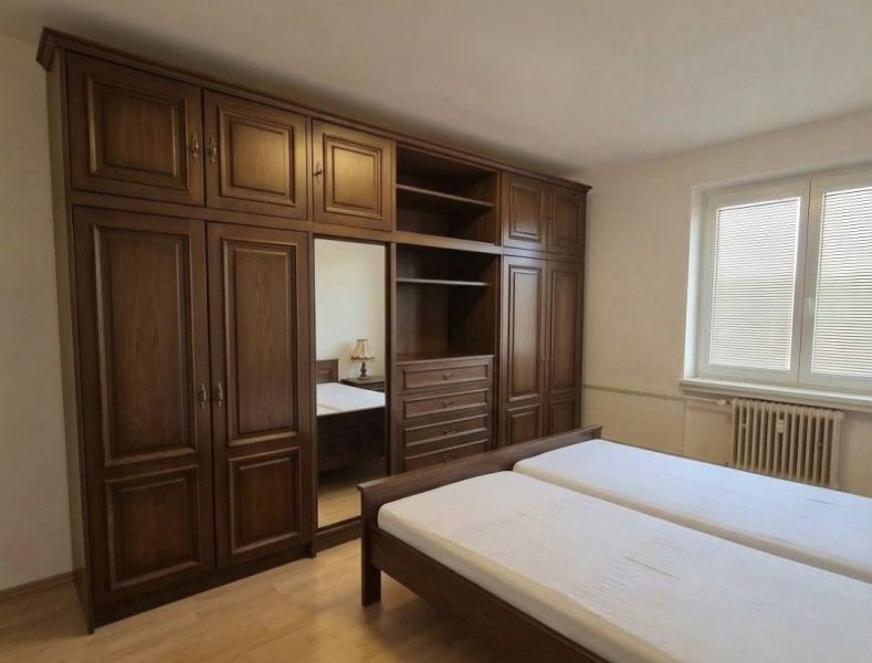 PREDAJ PRÍJEMNÝ 2-IZB.BYT, BRATISLAVA-DÚBRAVKA