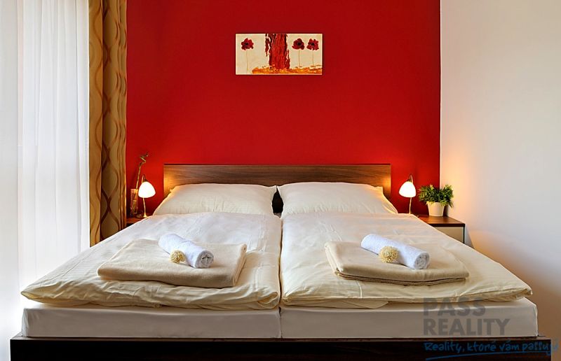 Prenájom 2i apartmánu s TV, PARKovanie, BAZÉN a FITKO v cene, bez provízi