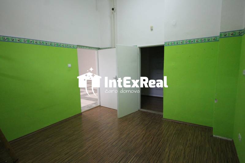 INa prenájom -  priestor na služby, obchod, Galanta, centrum, viac na: http://reality.intexreal.sk/