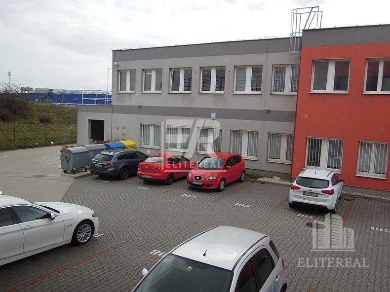 PESTOVATEĽSKÁ ul. - PCO kamerový systém, 24/7, wifi v budove - Ružinov - kanc-26-96-m2-pestovatelska-bratislava-ii-ruzinov-13.jpg