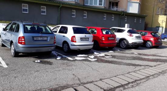 Koľko stojí parkovanie v Bratislave?