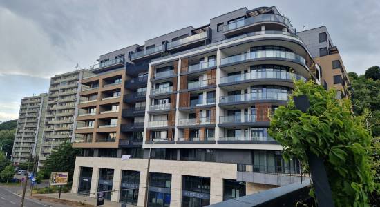 Slováci žijú síce vo svojom, ale stiesnene 